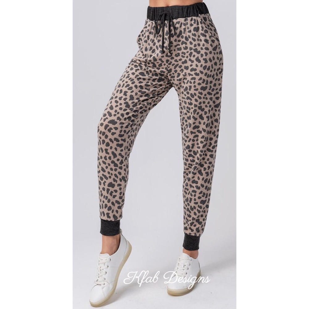 ❤️LAST 1 Leopard Brushed Easy Fit Contrast Joggers - Picture 5 of 6